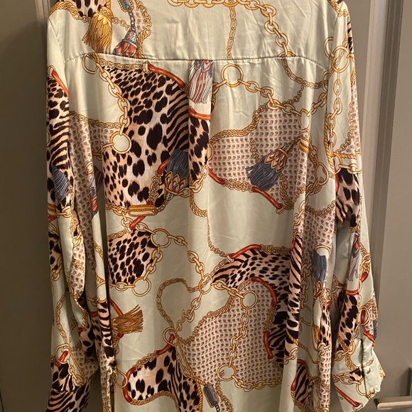 Fashion Nova Light Green Satin Chain Link Print Blouse - Picture 3 of 4